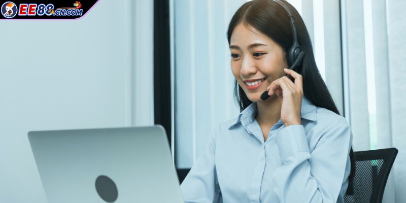 Gọi điện thoại đến tổng đài 24/7 để được tư vấn tức thì